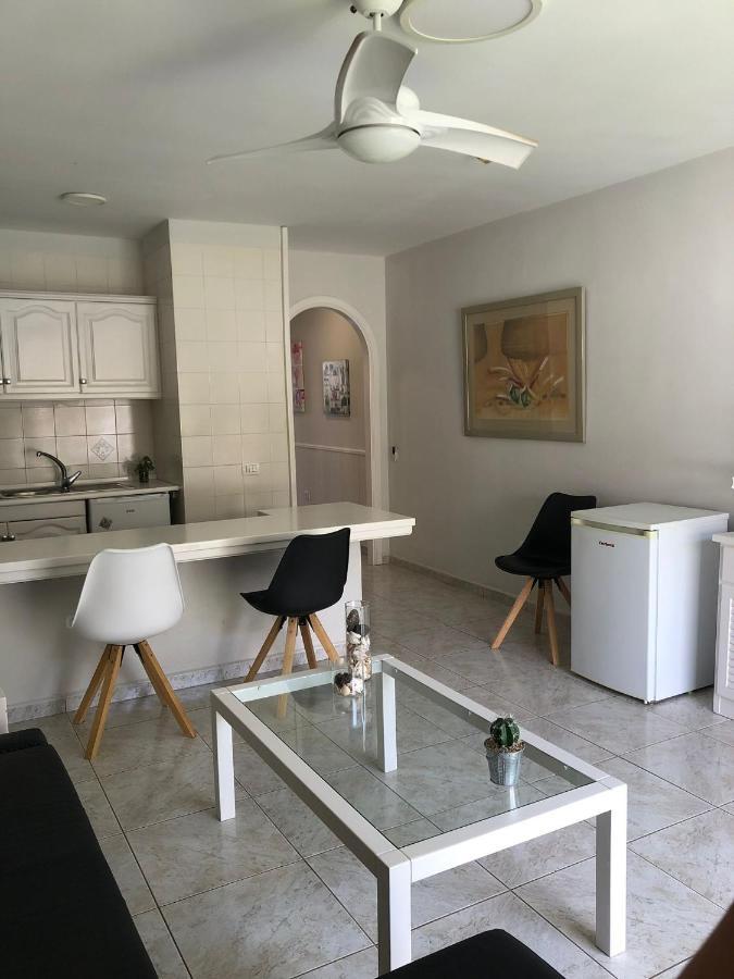 Apartamento De 1 Dormitorio En Victoria Court 2 Los Cristianos. ลอส กริสเตียนอส ภายนอก รูปภาพ